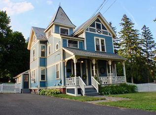 4 Walnut St, South Hadley, MA 01075