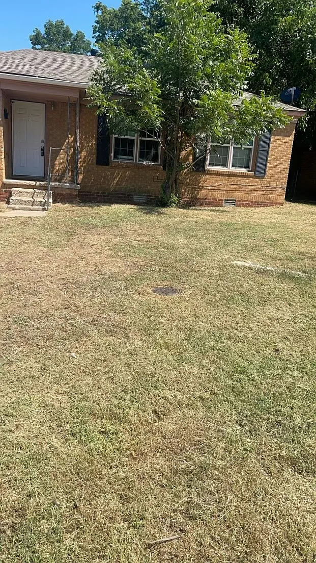 2821 Northeast Success Street — Photo 2