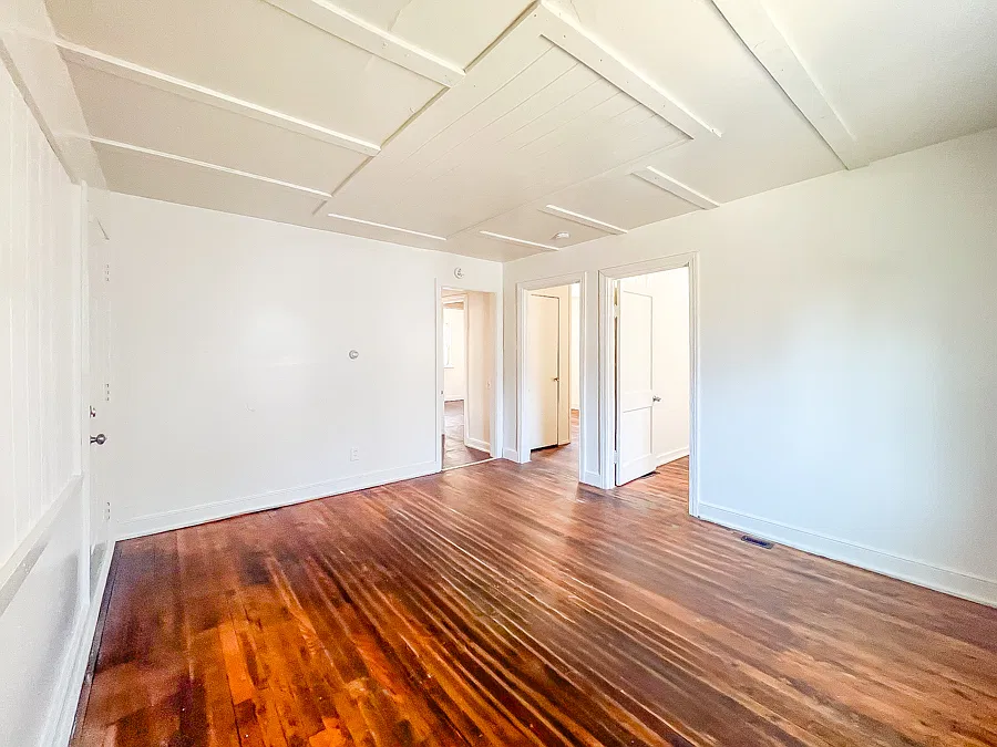3 bed, 720 sqft, $1,199 — Photo 3