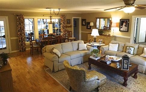 2nd image of 3424 Carondolet Blvd