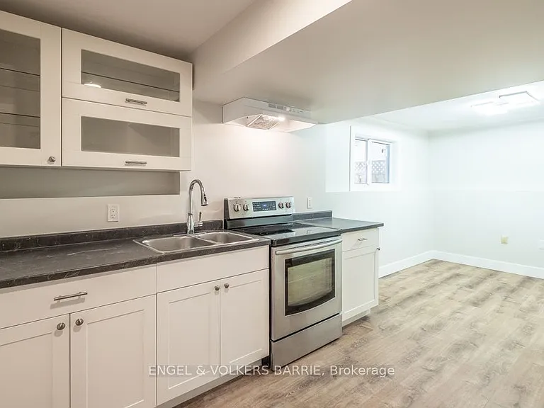31 Finlay Rd — Photo 7