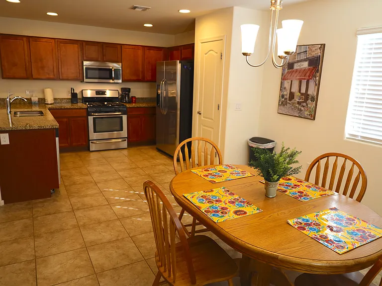 Dinning room 2
