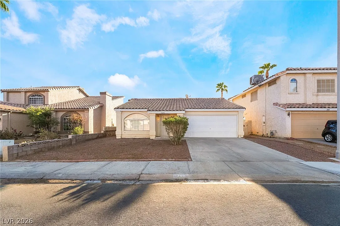 2 bed, 1.0 bath, 1071 sqft, $1,850 — Photo 2