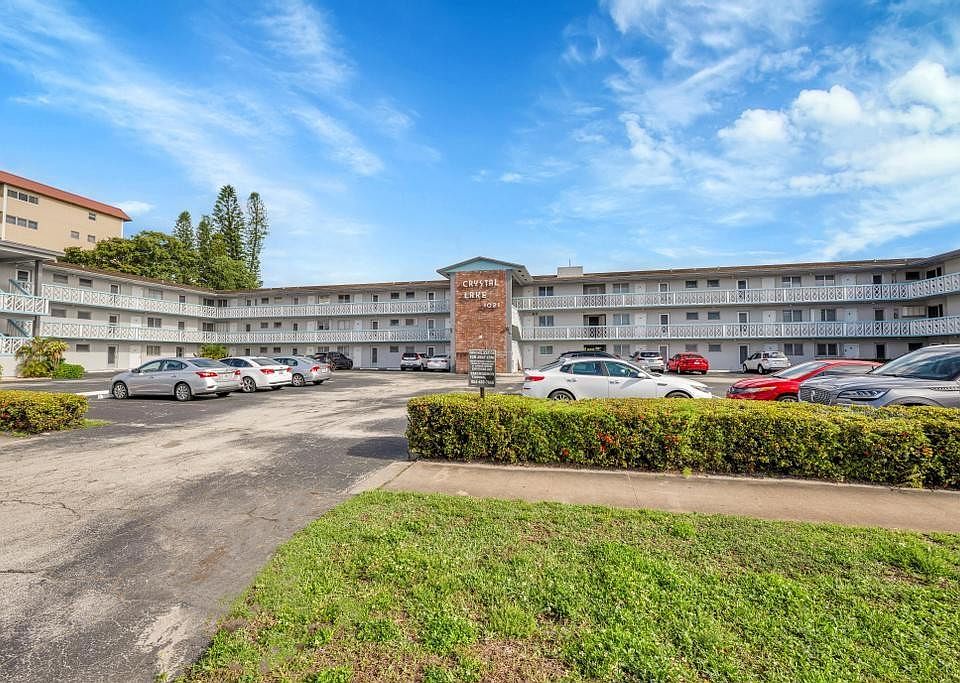 1st image of 1021 Crystal Lake Dr APT 202