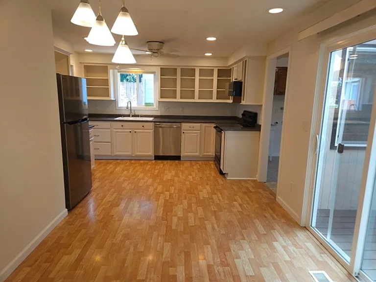 5536 Cottonwood Ct S — Photo 4