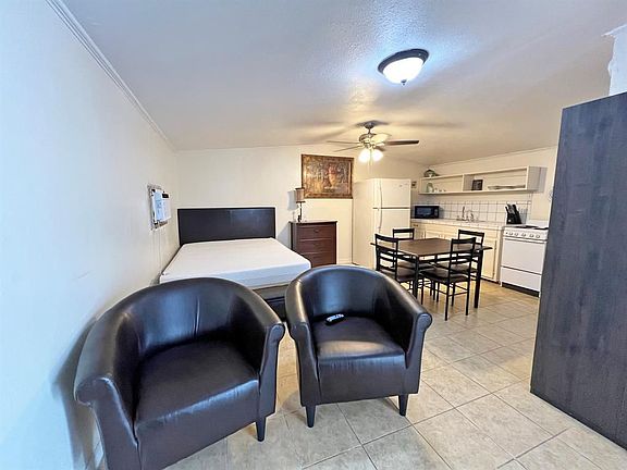 5th image of 3905 Billingsley St #1