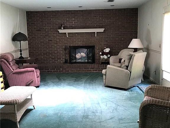4th image of 244 Glyndale Dr