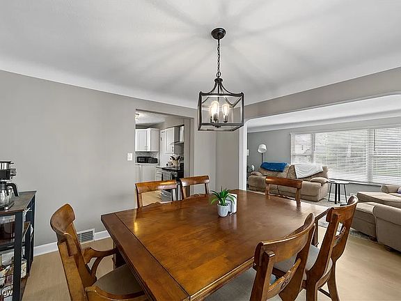 4th image of 2880 Wooster Rd #1