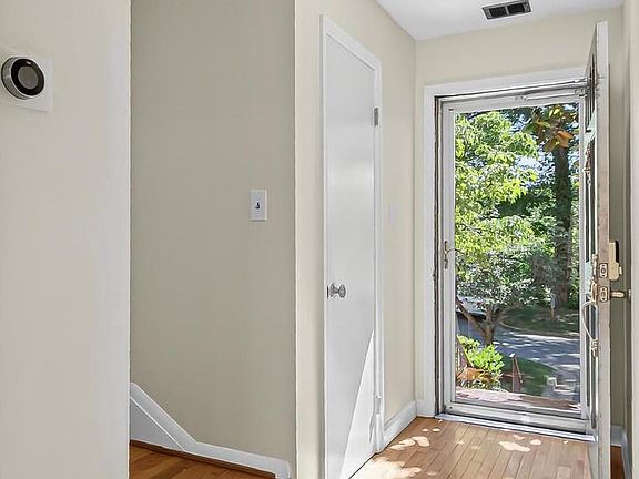 4th image of 7611 Tiverton Dr