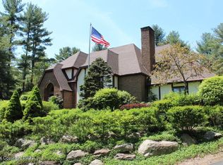919 Summit Dr, Stroudsburg, PA