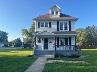 195 3rd Ave, Clifton, IL 60927