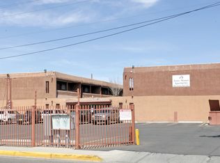 403 Aztec Rd NW #1R, Albuquerque, NM 87107