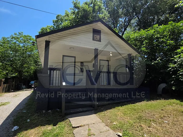 1303 E Trigg Ave #A — Photo 2