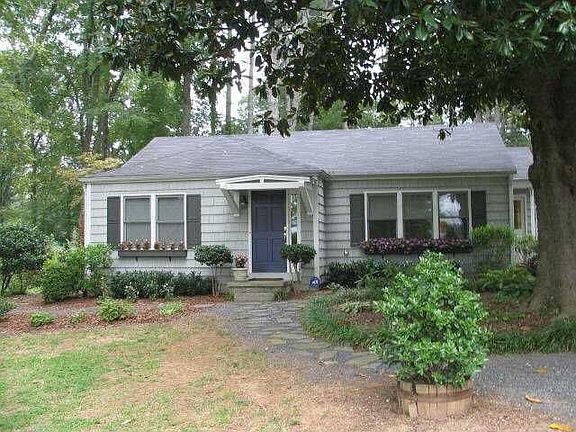Renovated energy efficient bungalow - new kitchens and baths
