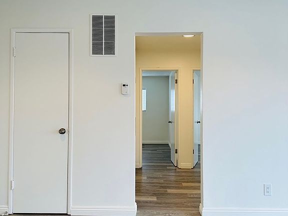 3rd image of 2025 S Shenandoah St APT 10