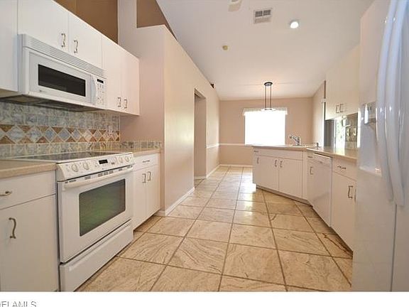 3rd image of 17202 Meadow Lake Cir