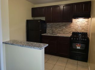 158 High St APT C11, Orange, NJ 07050