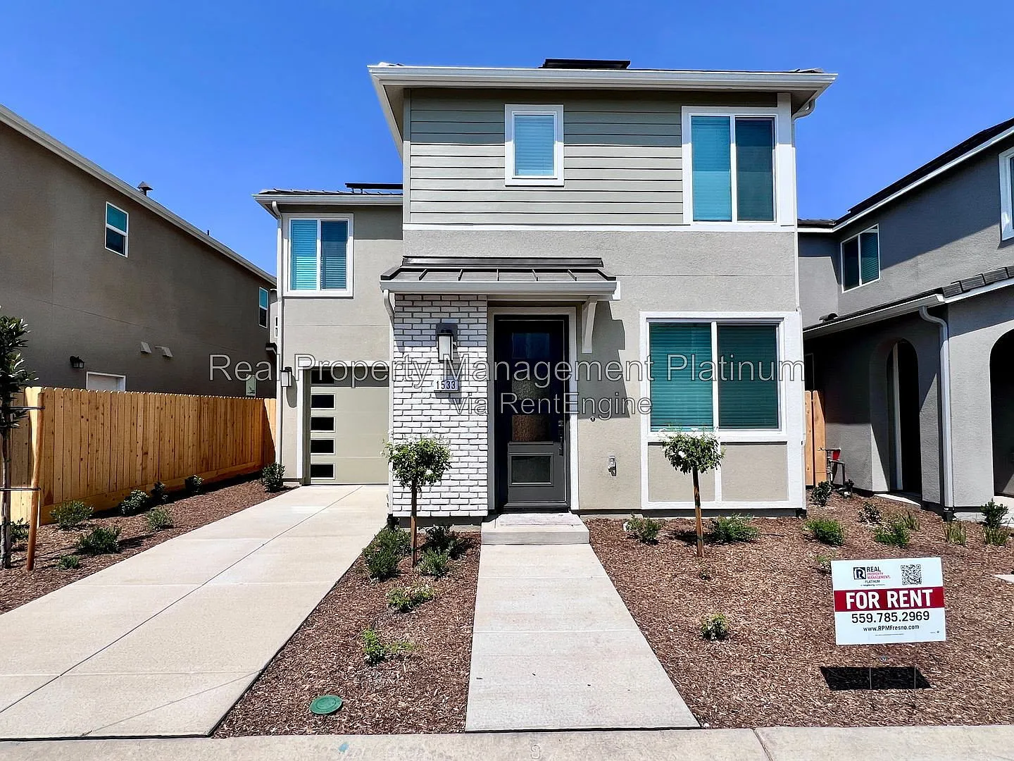 3 bed, 2.5 bath, 1227 sqft, $2,350 — Photo 2