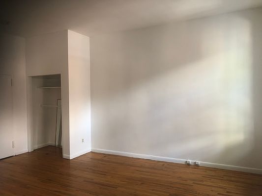 4th image of 30 W 95th St APT 2