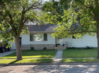 624 Kersten St, Bottineau, ND 58318