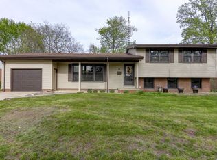 8 Glen Aire Dr, Springfield, IL 62703