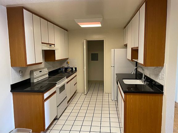 2nd image of 1031 Cherry Ave APT 56