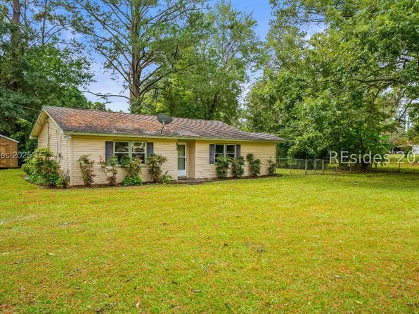 2406 Mossy Oaks Rd, Beaufort, SC 29902