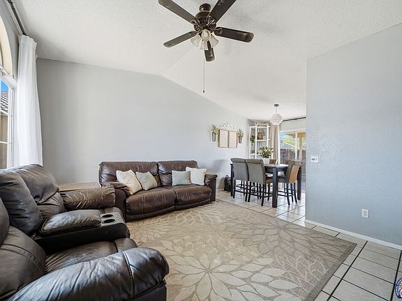 2nd image of 655 Joshua Tree St