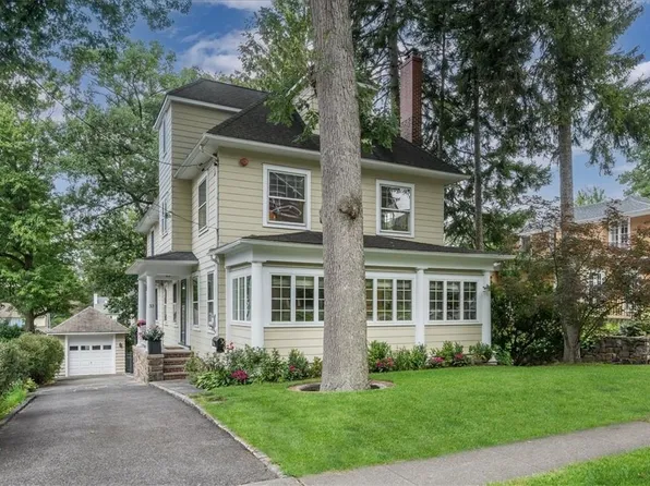 33 Young Avenue, Pelham, NY 10803
