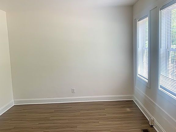 4th image of 106 Dukeland Dr