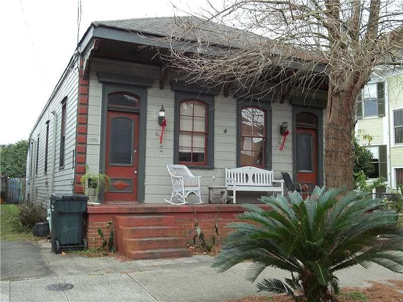 1st image of 213-15 Delaronde St