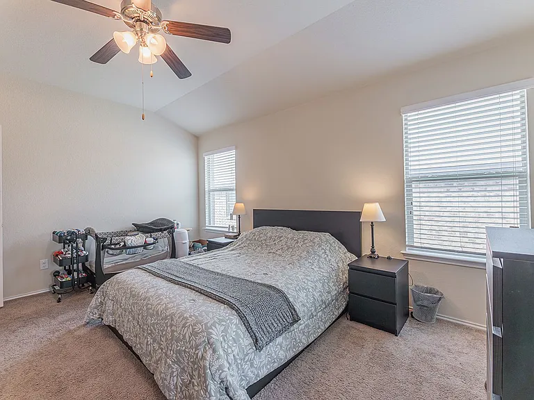 207 Christopher Dr — Photo 29