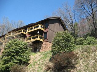 187 Buck Hollar Rd, Hillsville, VA 24343