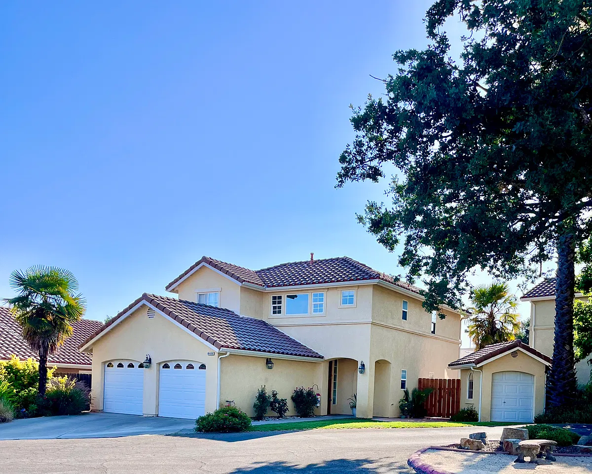 Building Photo - 8480 Paseo De Caballo