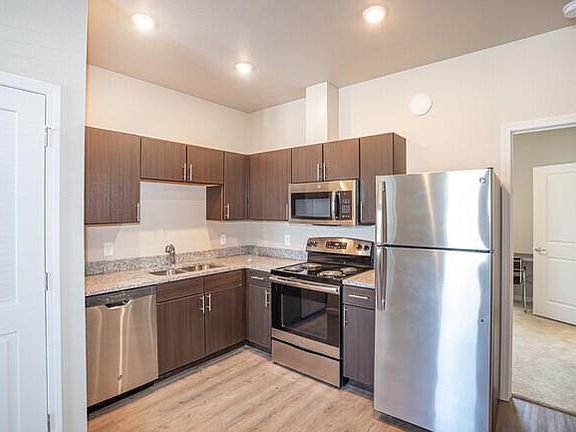 5th image of 3408-1601 W 33rd St #3408