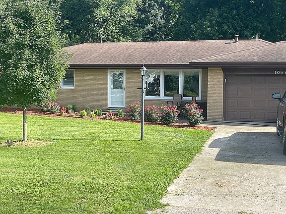 2nd image of 1056 Green Acres Ln