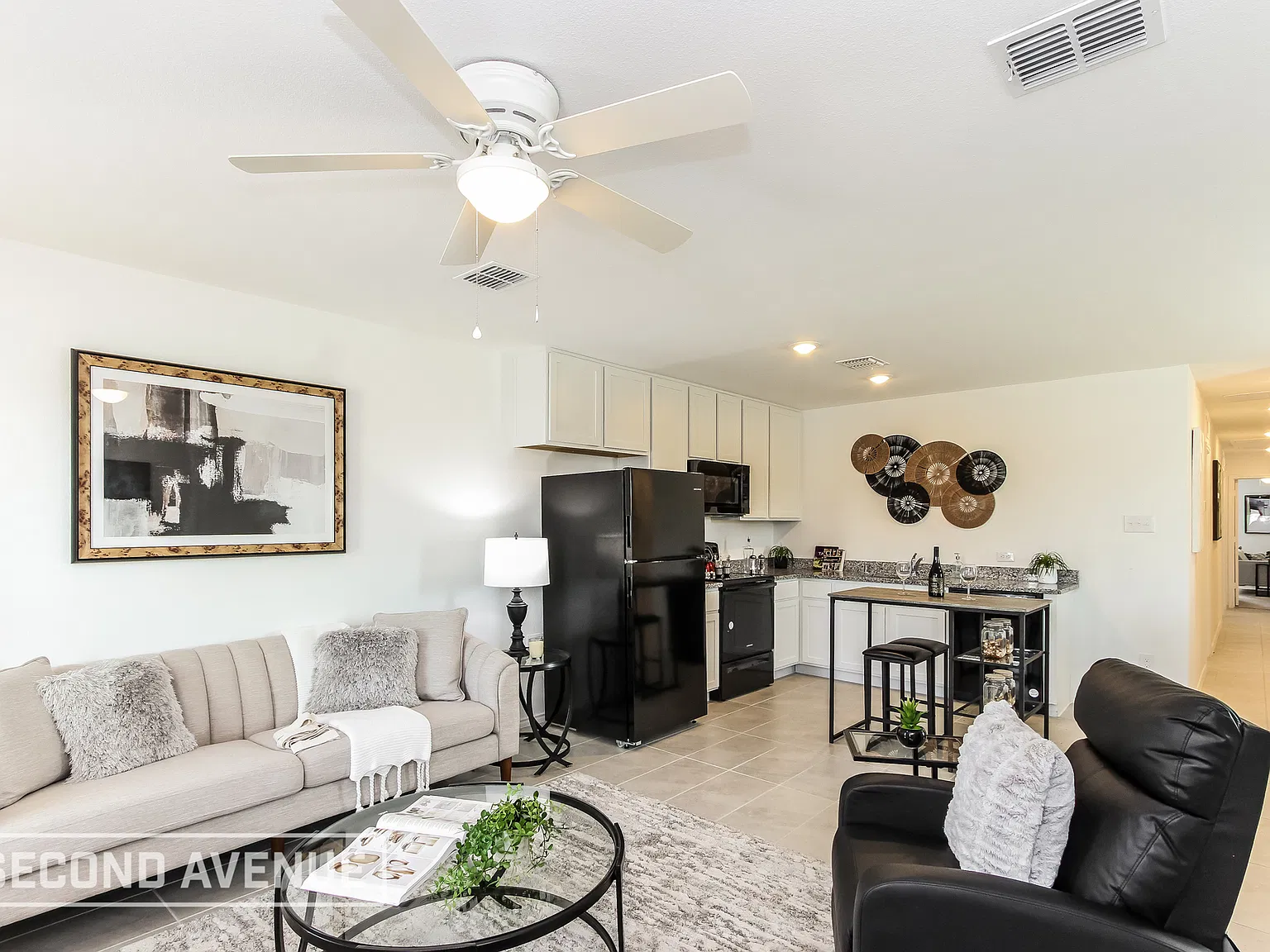 4 bed, 2.0 bath, 1295 sqft, $1,949 — Photo 3
