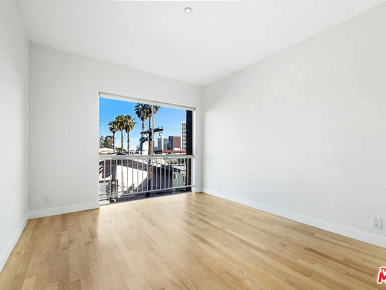 11628 Montana Ave #206 — Photo 22