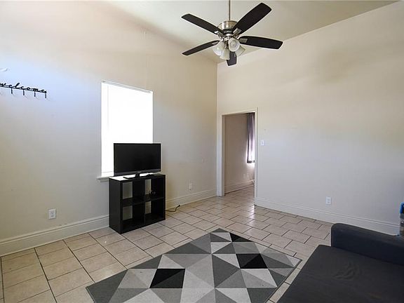 4th image of 2136 Toledano St