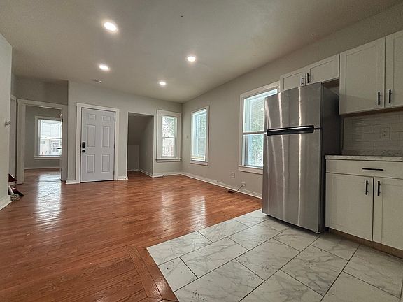 2nd image of 167 West St APT 1