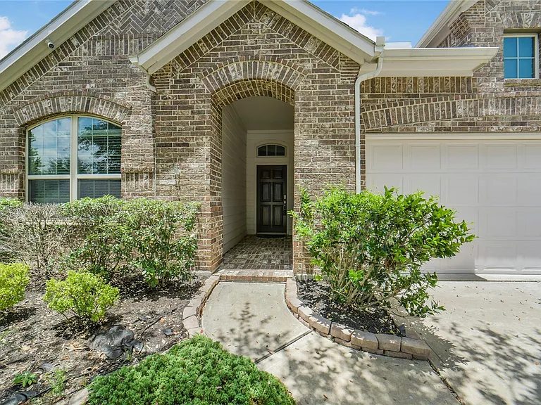10919 Walts Run Ln — Photo 3