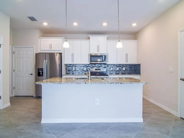 3005 Royal Gardens Ave — Photo 3
