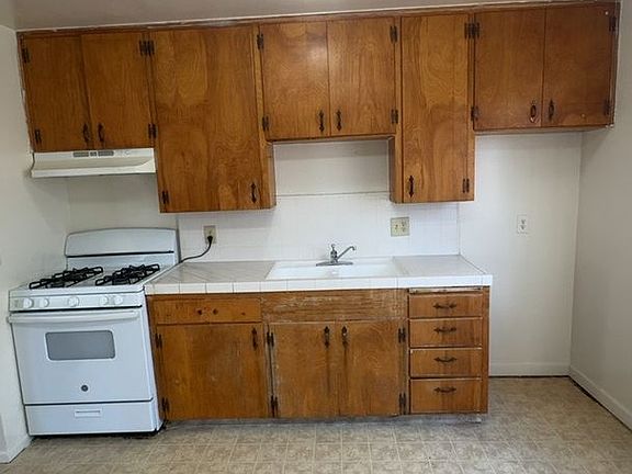 5th image of 512 E Myrtle Ave APT D