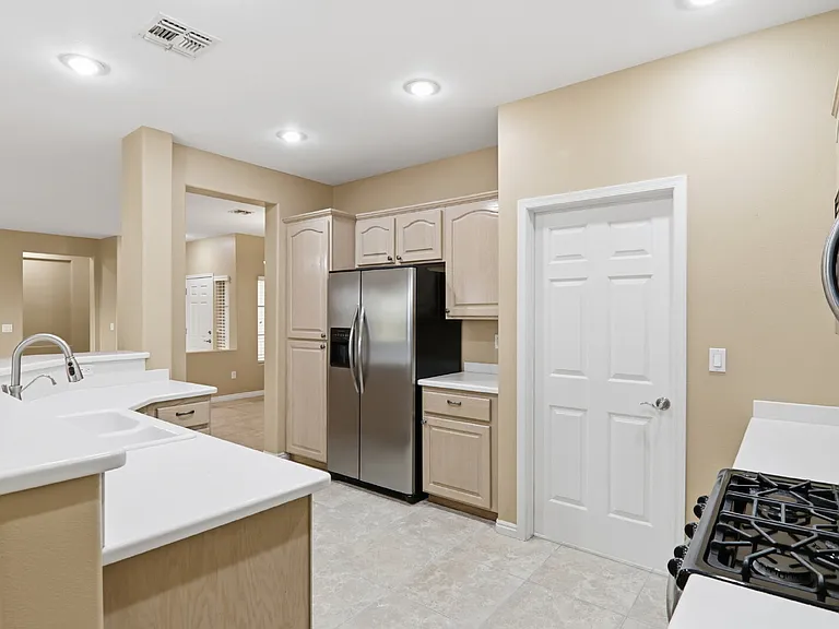 2604 Memphis Ave — Photo 15