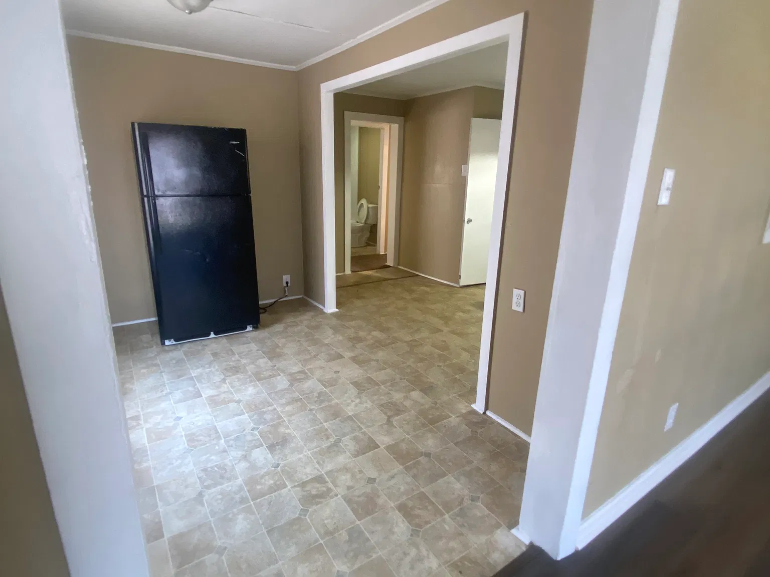 2 bed, 808 sqft, $800 — Photo 2