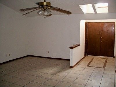4th image of 2205 Indian Springs Dr