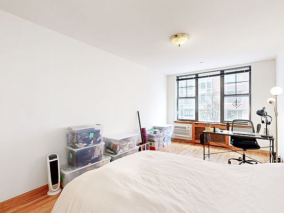 3rd image of 265 W 87th St APT 3B