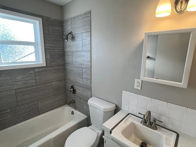 6401 E 120th Ter — Photo 12