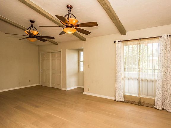 3rd image of 1905 E Orange Dr