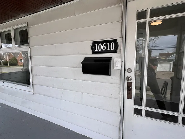 10610 Langton Ave — Photo 1